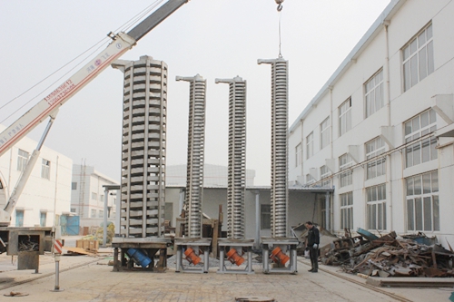 垂直提升机.jpg 垂直提升机.jpg