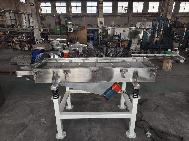 671604ee38cbb.jpg 直线筛4.jpg